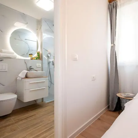 Casa Petric * تروغير
