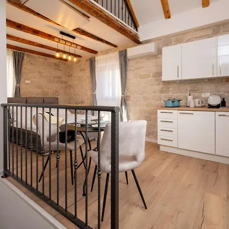 Casa Petric تروغير