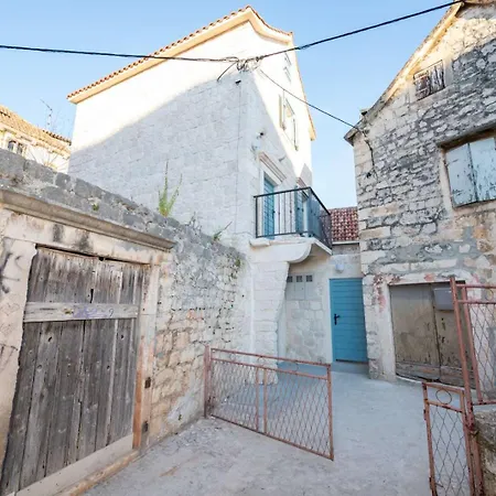 Casa Petric * تروغير